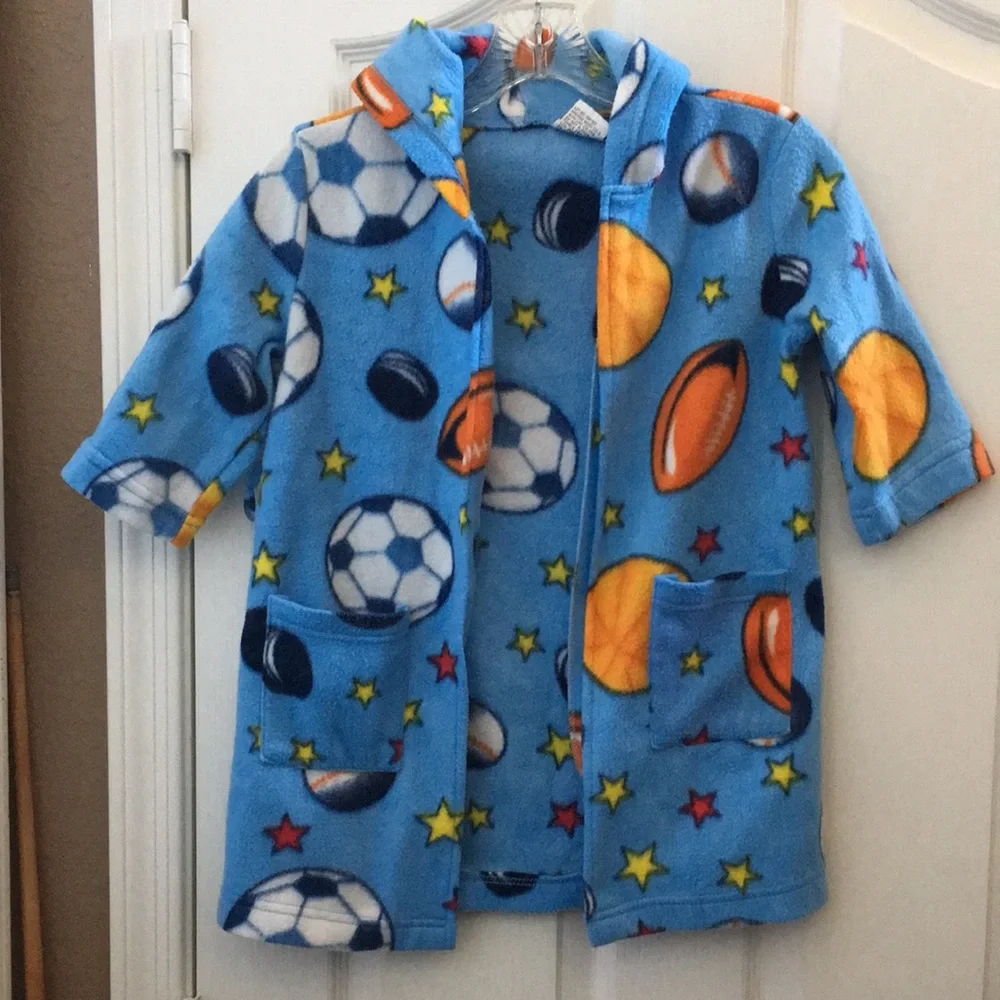 FINAL MARKDOWN Boys fleece robe 4